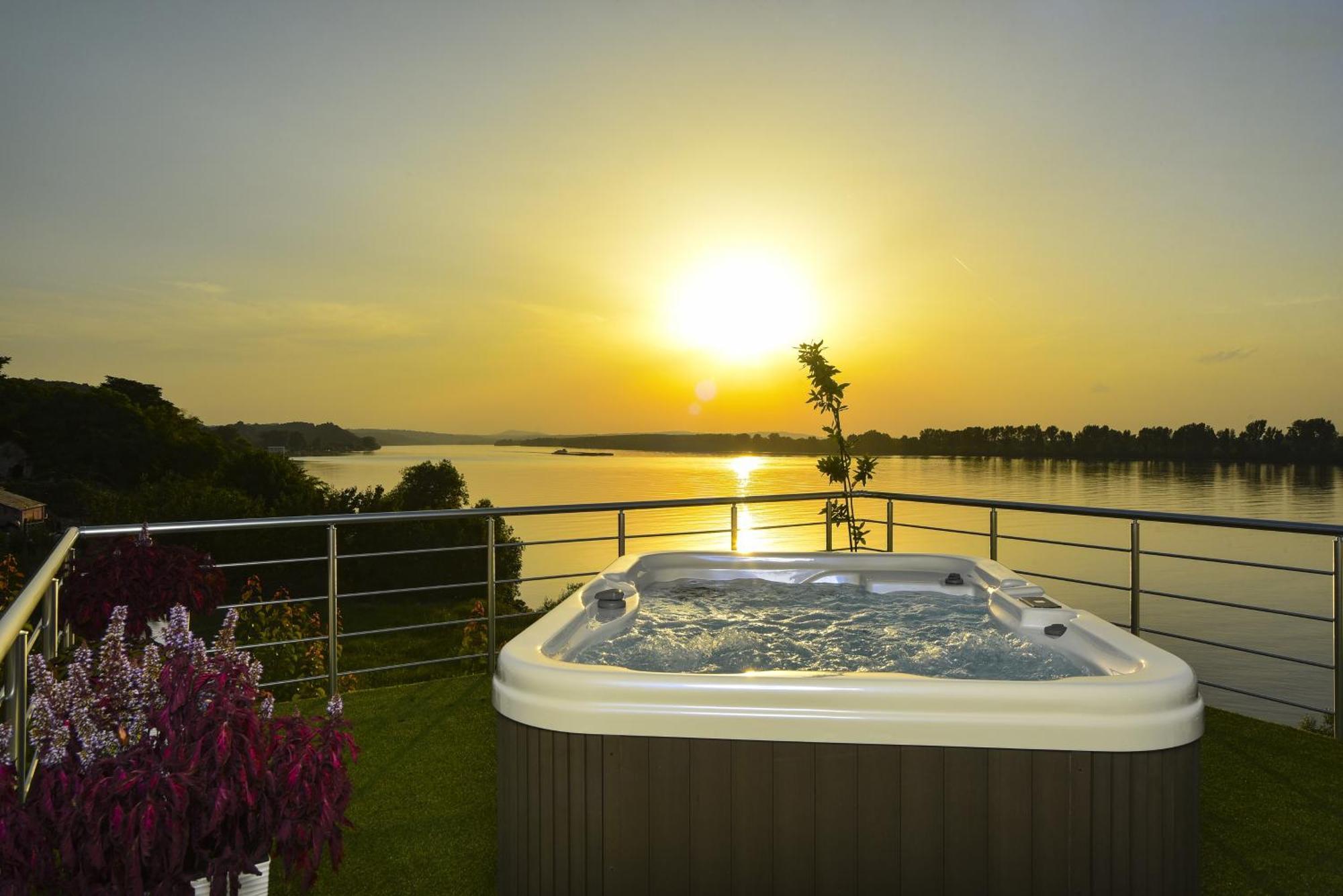Apartments Villa Graf สเมเดเรโว ภายนอก รูปภาพ