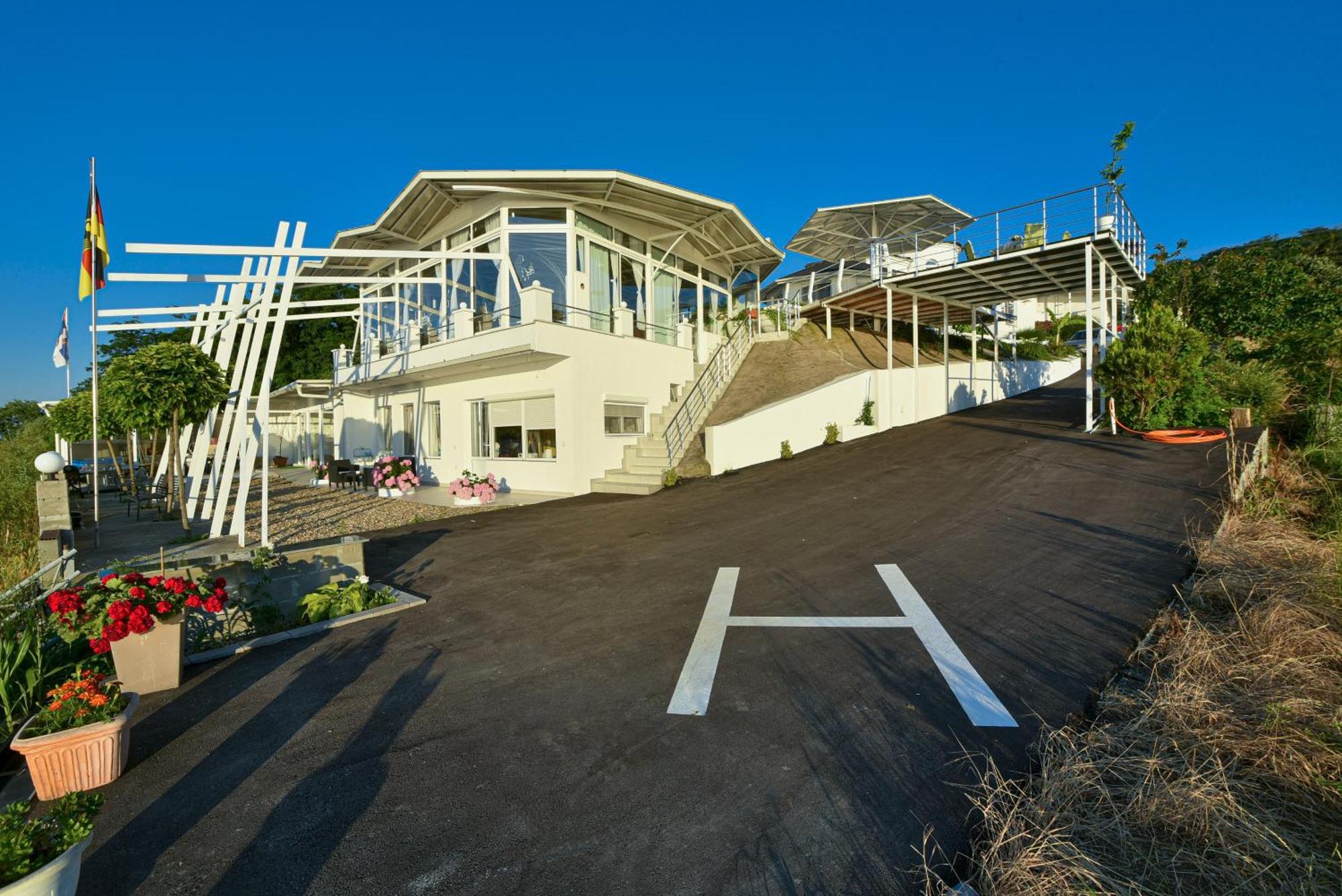Apartments Villa Graf สเมเดเรโว ภายนอก รูปภาพ