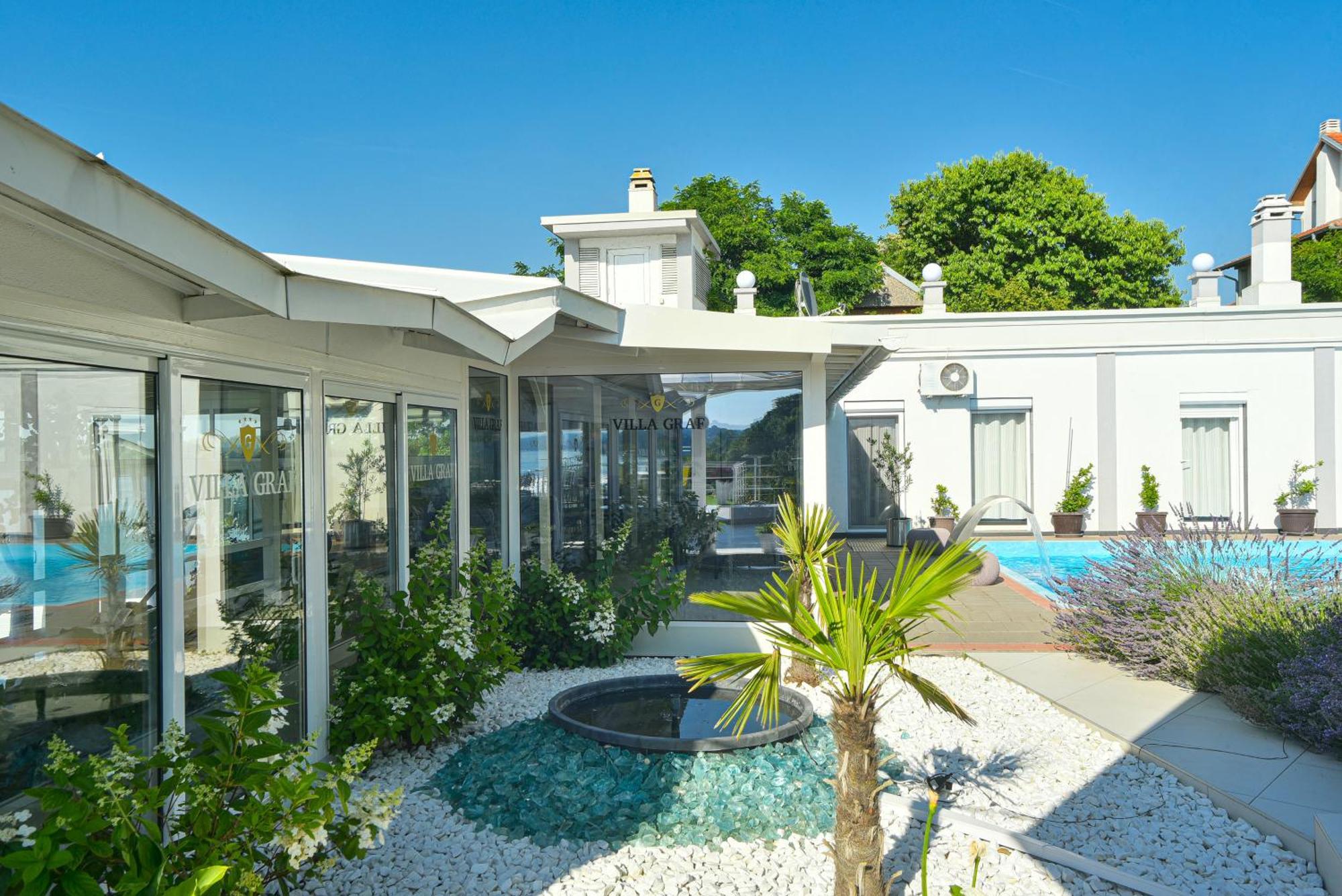 Apartments Villa Graf สเมเดเรโว ภายนอก รูปภาพ
