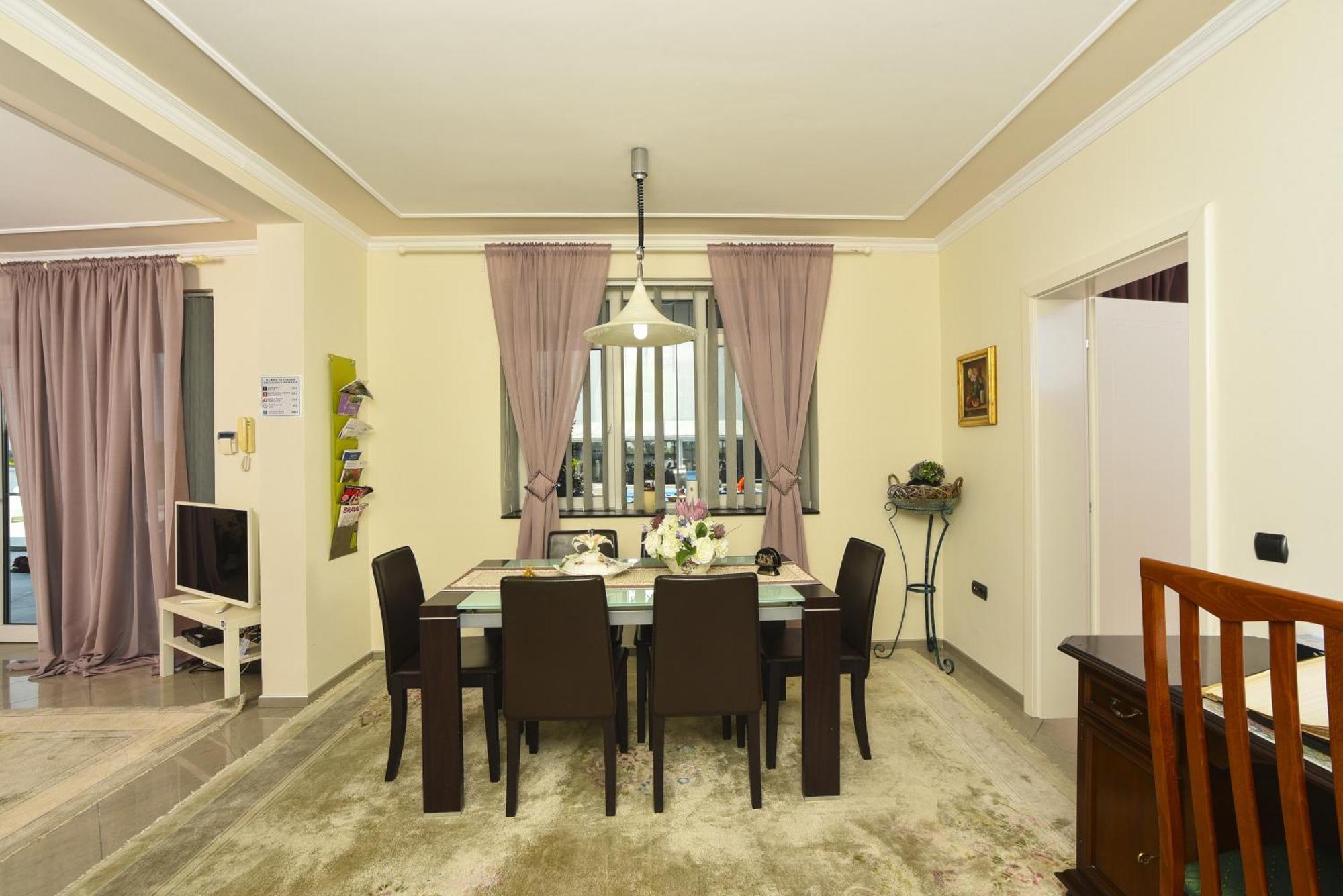 Apartments Villa Graf สเมเดเรโว ภายนอก รูปภาพ